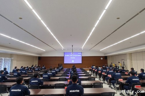 宽敞的多功能厅